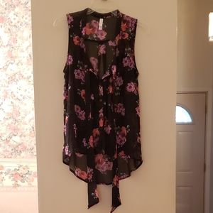 EUC Floral Button Down Tank